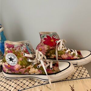 Converse chuck Taylor Women's Floral Print High-Tops size 8/ rare